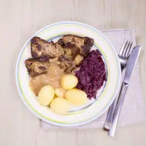 Festpostej med rødkål