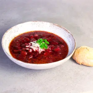 Rødbedesuppe med grovbolle