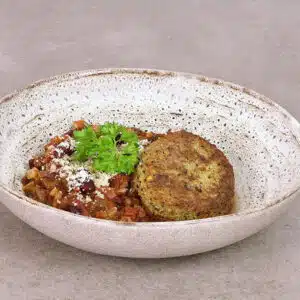 Kikærtebøf med ratatouille og ravost