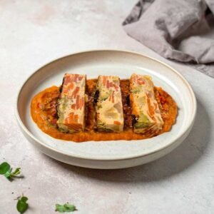 Grøntsagsterrin med Romescosauce